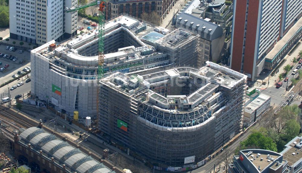 Berlin von oben - Baustelle Hackesches Quartier in Berlin Mitte