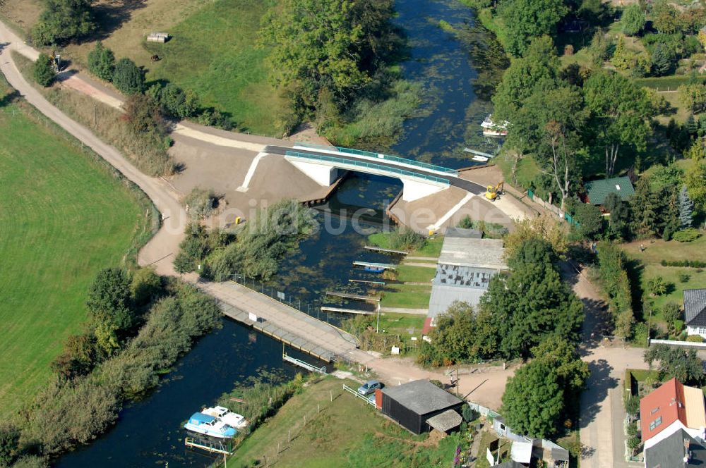 Genthin aus der Vogelperspektive: Baustelle Hagenbrücke in Genthin über den Altenplathower Altkanal