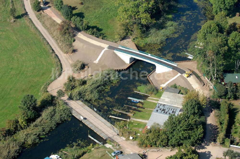 Luftbild Genthin - Baustelle Hagenbrücke in Genthin über den Altenplathower Altkanal