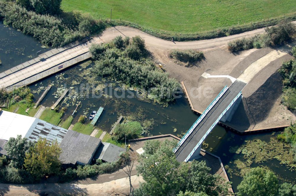 Luftaufnahme Genthin - Baustelle Hagenbrücke in Genthin über den Altenplathower Altkanal