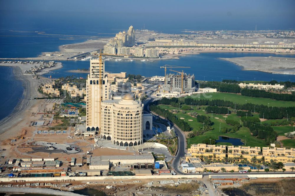 Ras Al Khaimah von oben - Baustelle des Al Hamra Palace Hotel in Ras Al Khaimah