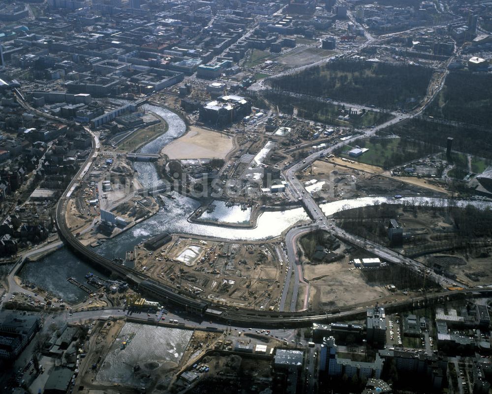 Luftaufnahme Berlin - Baustelle Hauptbahnhof und Regierungsviertel in Berlin