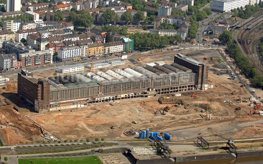 Frankfurt am Main von oben - Baustelle Hochhaus- Neubau der Doppeltürme der EZB-Zentrale in Frankfurt / Main in Hessen