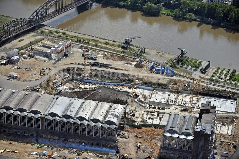 Frankfurt am Main von oben - Baustelle Hochhaus- Neubau der Doppeltürme der EZB-Zentrale in Frankfurt / Main in Hessen