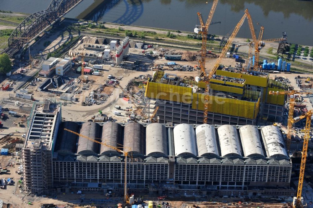 Frankfurt am Main aus der Vogelperspektive: Baustelle Hochhaus- Neubau der Doppeltürme der EZB-Zentrale in Frankfurt / Main in Hessen