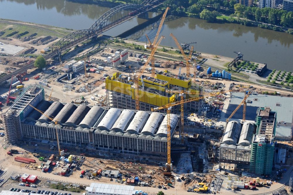 Luftaufnahme Frankfurt am Main - Baustelle Hochhaus- Neubau der Doppeltürme der EZB-Zentrale in Frankfurt / Main in Hessen