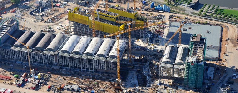 Frankfurt am Main von oben - Baustelle Hochhaus- Neubau der Doppeltürme der EZB-Zentrale in Frankfurt / Main in Hessen