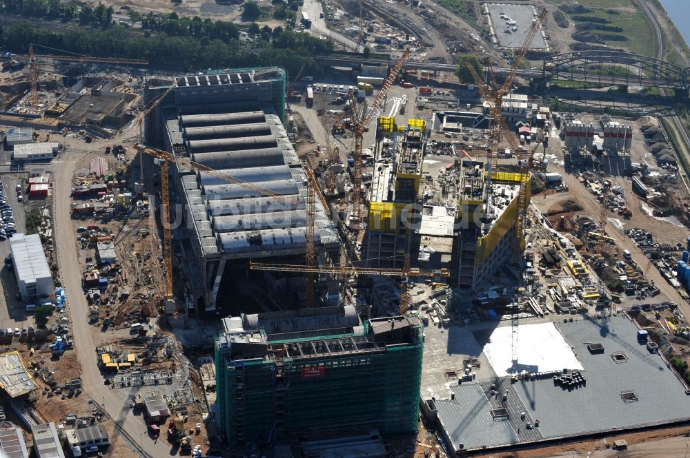 Frankfurt am Main von oben - Baustelle Hochhaus- Neubau der Doppeltürme der EZB-Zentrale in Frankfurt / Main in Hessen