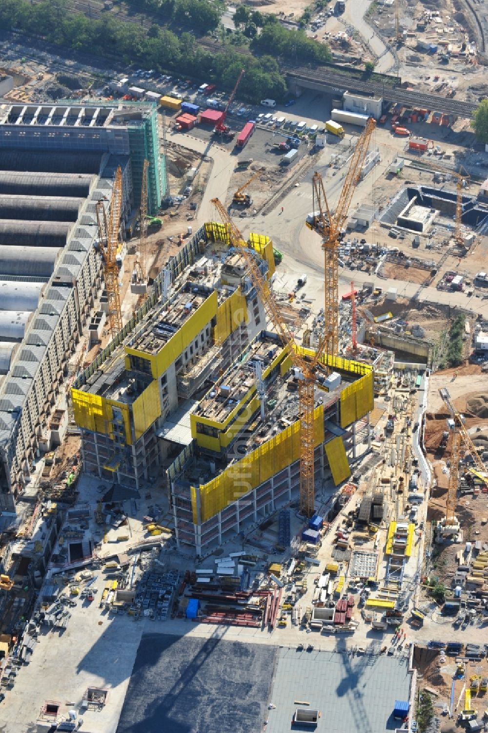 Luftbild Frankfurt am Main - Baustelle Hochhaus- Neubau der Doppeltürme der EZB-Zentrale in Frankfurt / Main in Hessen