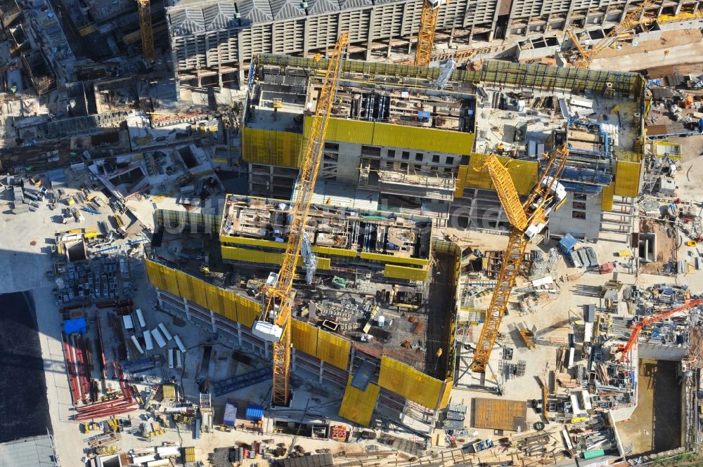 Frankfurt am Main von oben - Baustelle Hochhaus- Neubau der Doppeltürme der EZB-Zentrale in Frankfurt / Main in Hessen