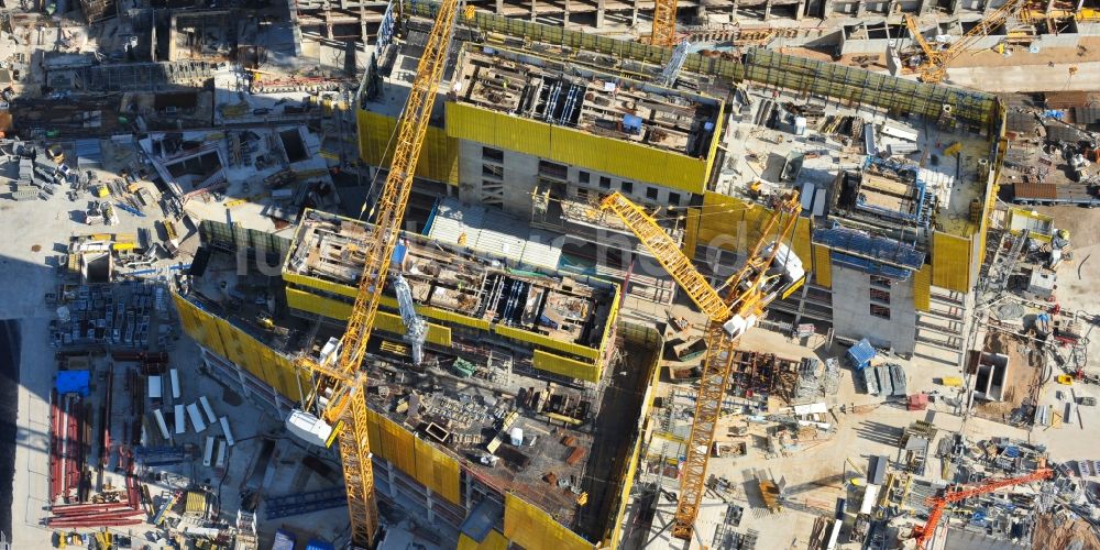 Frankfurt am Main aus der Vogelperspektive: Baustelle Hochhaus- Neubau der Doppeltürme der EZB-Zentrale in Frankfurt / Main in Hessen