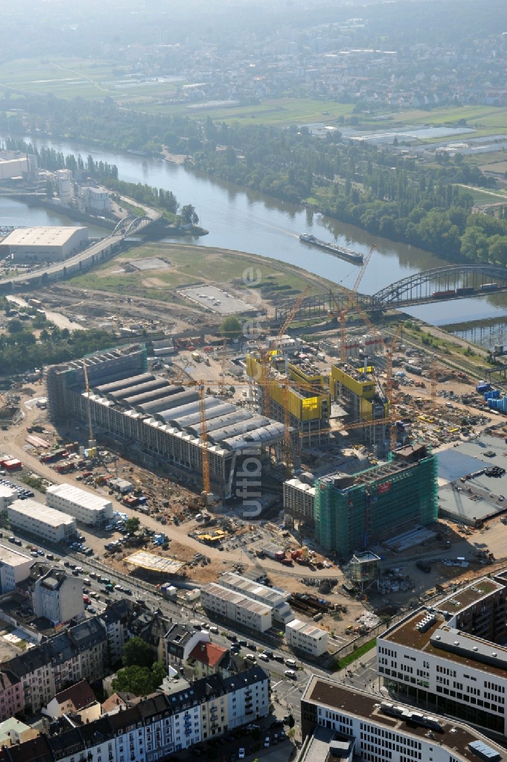 Frankfurt am Main von oben - Baustelle Hochhaus- Neubau der Doppeltürme der EZB-Zentrale in Frankfurt / Main in Hessen