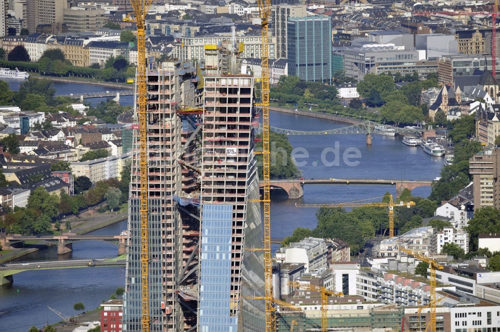 Frankfurt am Main von oben - Baustelle Hochhaus- Neubau der Doppeltürme der EZB-Zentrale in Frankfurt / Main in Hessen