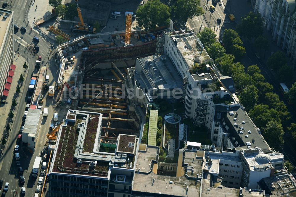 Berlin aus der Vogelperspektive: Baustelle Hochhaus-Neubau Upper West am Breitscheidplatz in Berlin- Charlottenburg