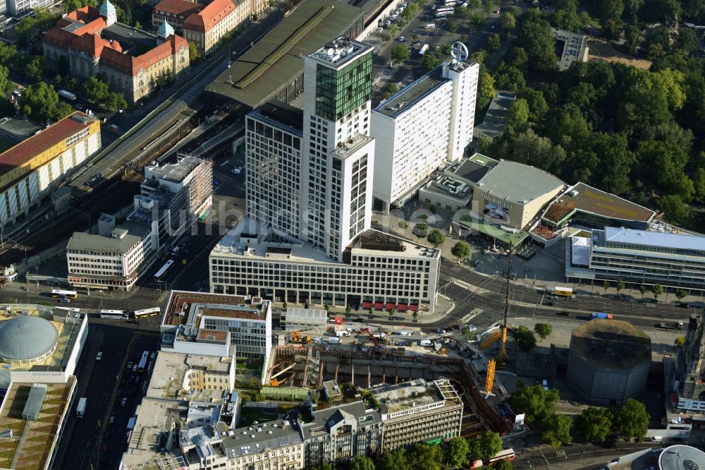 Luftaufnahme Berlin - Baustelle Hochhaus-Neubau Upper West am Breitscheidplatz in Berlin- Charlottenburg