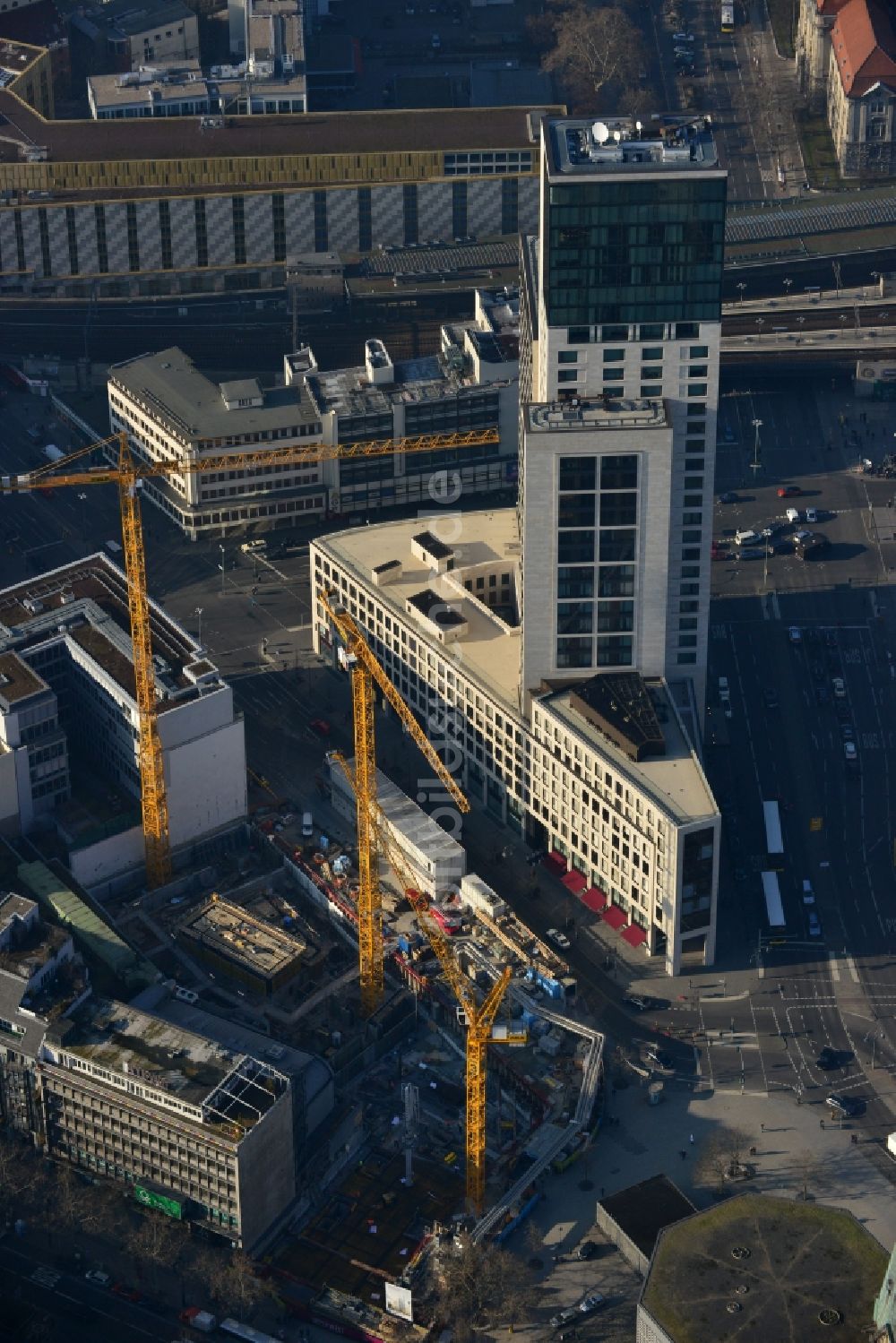 Luftbild Berlin - Baustelle Hochhaus-Neubau Upper West am Breitscheidplatz in Berlin- Charlottenburg