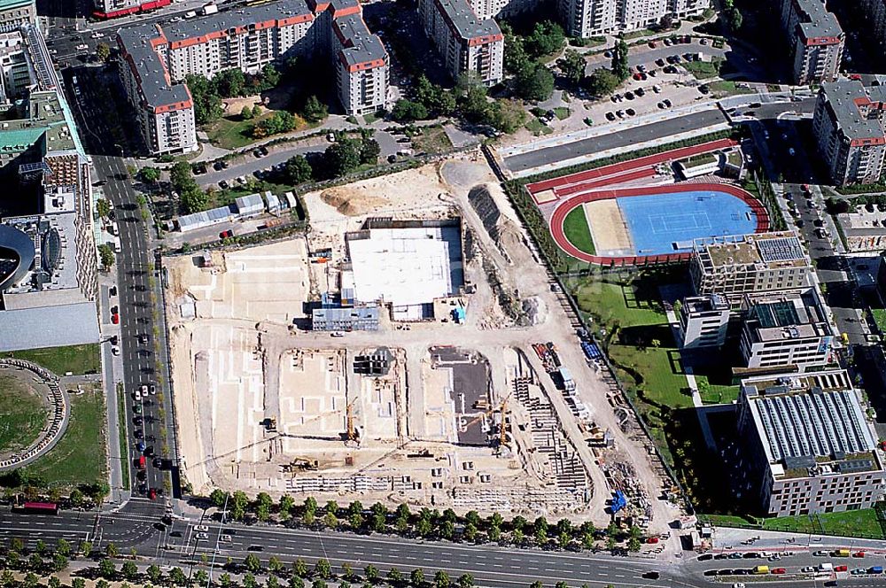 Berlin von oben - Baustelle des Holocaust-Denkmal am ehemaligen Grenzstreifen an der Wilhelmstraße, am Brandenburger Tor