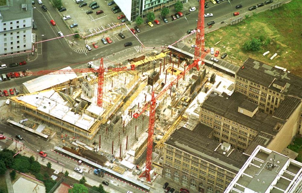 Berlin von oben - Baustelle des Hotel CONCORDE International und des Autohaus Berlin GmbH an der Krausenstraße in Berlin - Mitte