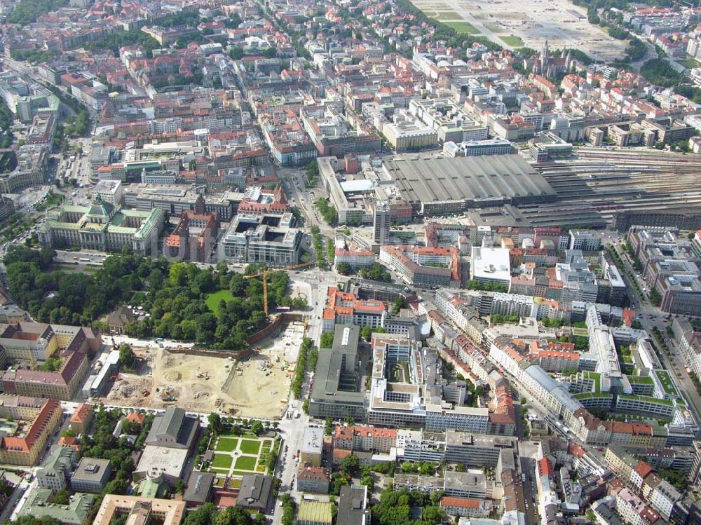 München aus der Vogelperspektive: Baustelle Hotel Lenbach Gärten - München