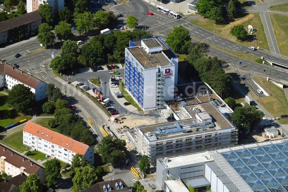 Wolfsburg aus der Vogelperspektive: Baustelle an der Hotelanlage Leonardo Hotel Wolfsburg City Center im Bundesland Niedersachsen, Deutschland