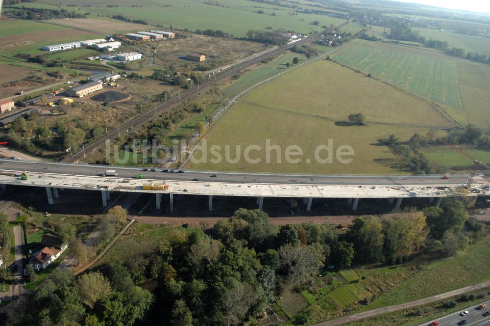 Sättelstädt aus der Vogelperspektive: Baustelle Hörseltalbrücke der A4 bei Sättelstädt