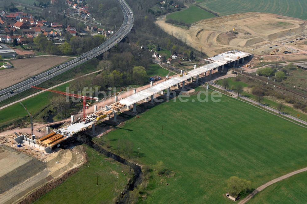 Sättelstädt aus der Vogelperspektive: Baustelle Hörseltalbrücke bei Sättelstädt