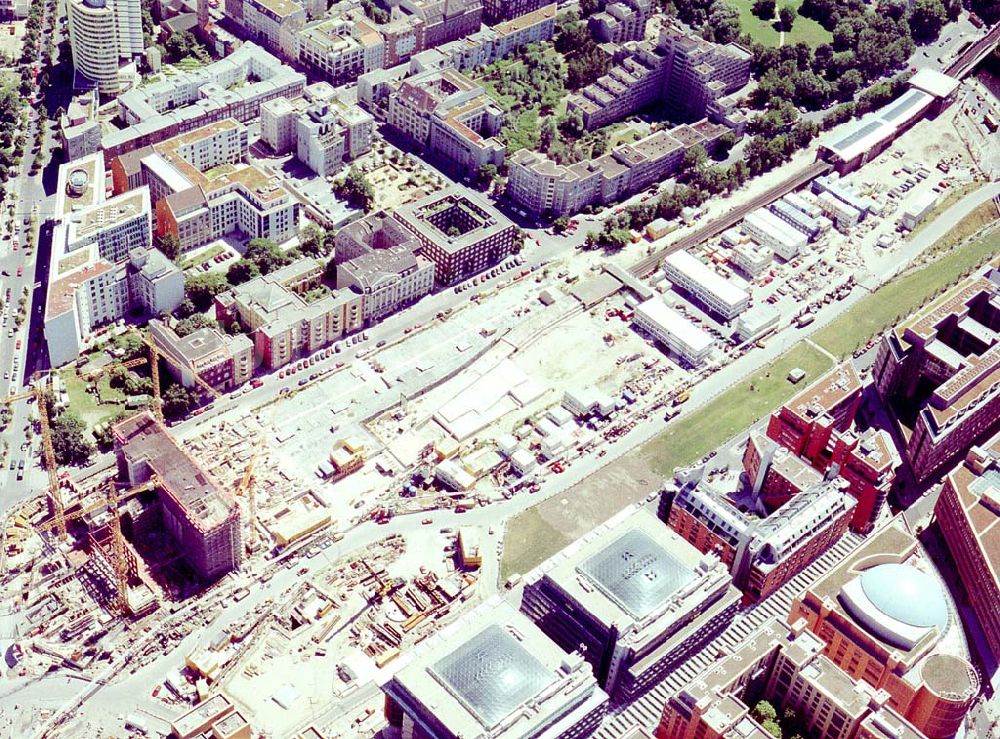 Luftaufnahme Berlin - Tiergarten - Baustelle der HVB-Projekt am Potsdamer Platz in Berlin-Tiergarten.