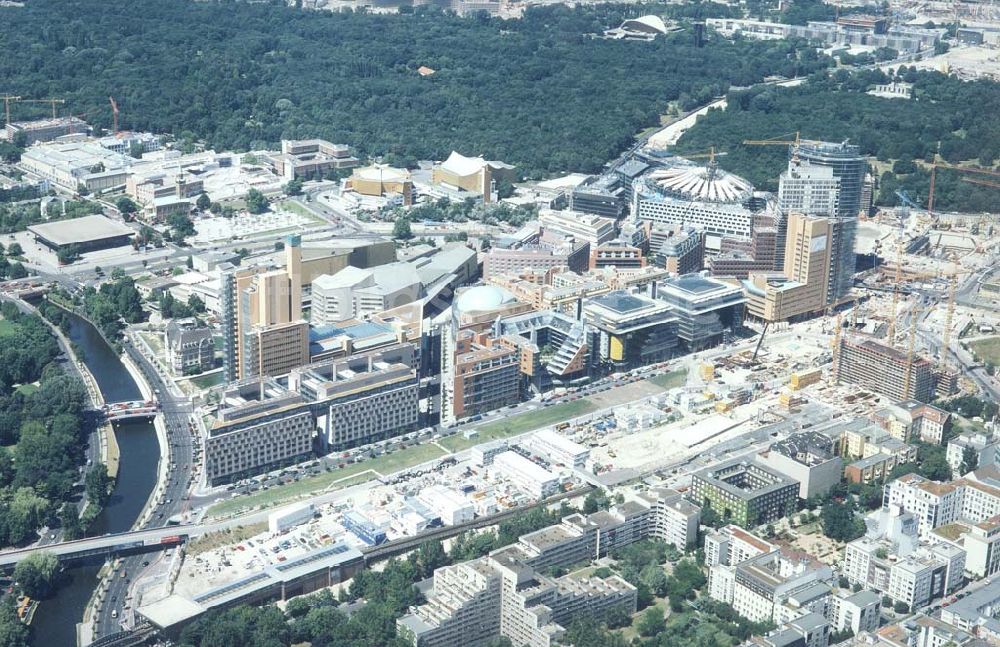 Luftaufnahme Berlin - Tiergarten - Baustelle der HVB-Projekt am Potsdamer Platz in Berlin-Tiergarten.