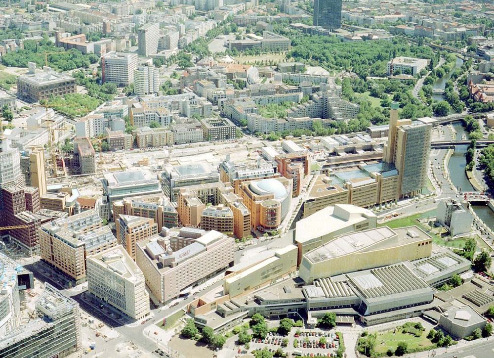 Berlin - Tiergarten von oben - Baustelle der HVB-Projekt am Potsdamer Platz in Berlin-Tiergarten.