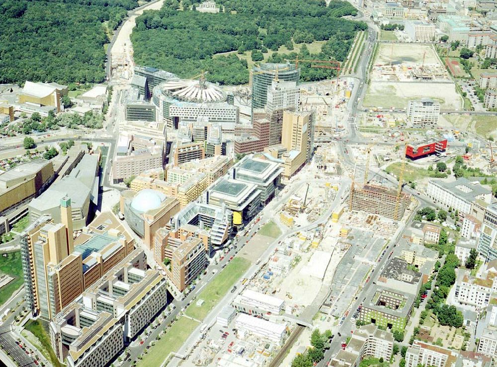 Berlin - Tiergarten von oben - Baustelle der HVB-Projekt am Potsdamer Platz in Berlin-Tiergarten.