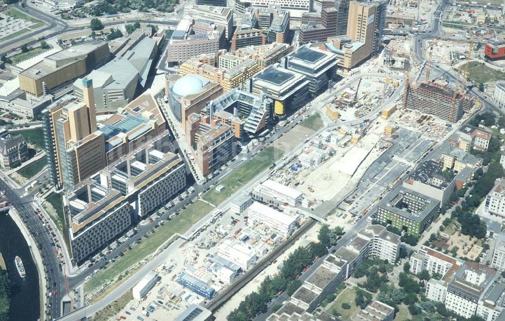 Berlin - Tiergarten aus der Vogelperspektive: Baustelle der HVB-Projekt am Potsdamer Platz in Berlin-Tiergarten.