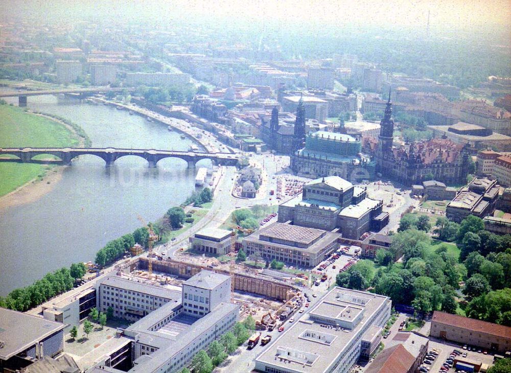 Luftaufnahme Dresden / Sachs. - Baustelle der Imbau GmbH hinter der Semperoper in der Dresdner Altstadt