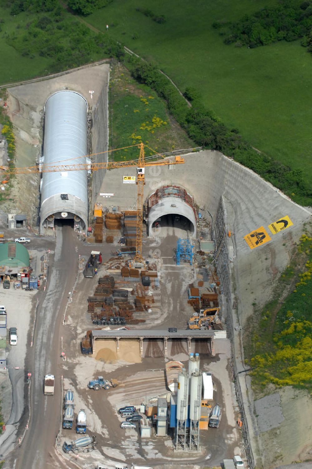 Göschwitz bei Jena von oben - Baustelle Jagdbergtunnel Autobahnverlegung Europastrasse E40 A4 bei Jena