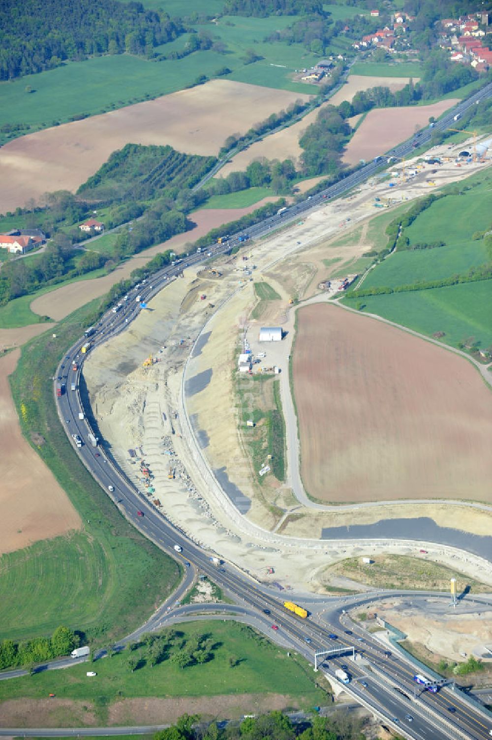 Jena aus der Vogelperspektive: Baustelle Jagdbergtunnel Autobahnverlegung Europastrasse E40 A4 bei Jena