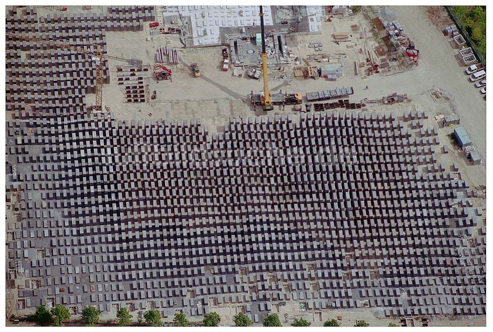 Luftaufnahme Berlin - Baustelle Jüdisches Ehrendenkmal am Brandenburger Tor