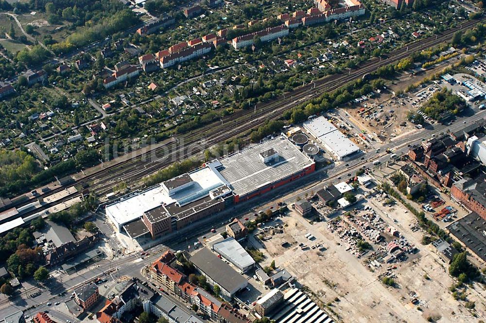 Luftaufnahme Berlin / Treptow Niederschöneweide - Baustelle Kaufland-Center Berlin-Schöneweide an der S-Bahnhof Schöneweide, an der Spree 01.10.2003