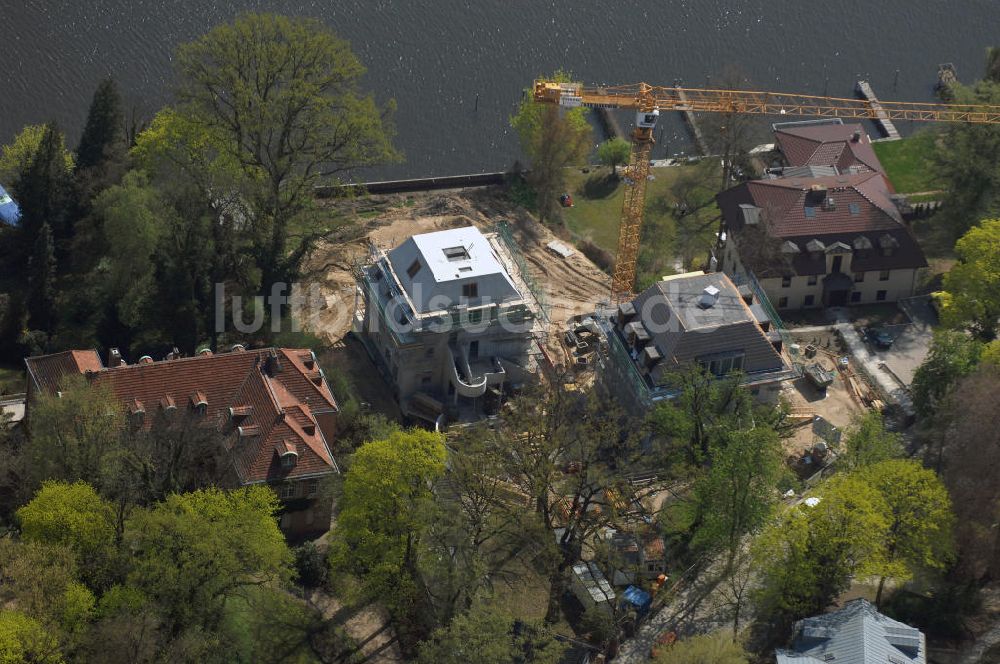 Berlin aus der Vogelperspektive: Baustelle Am Kleinen Wannsee 2 der CONCEPT BAU - PREMIER GmbH