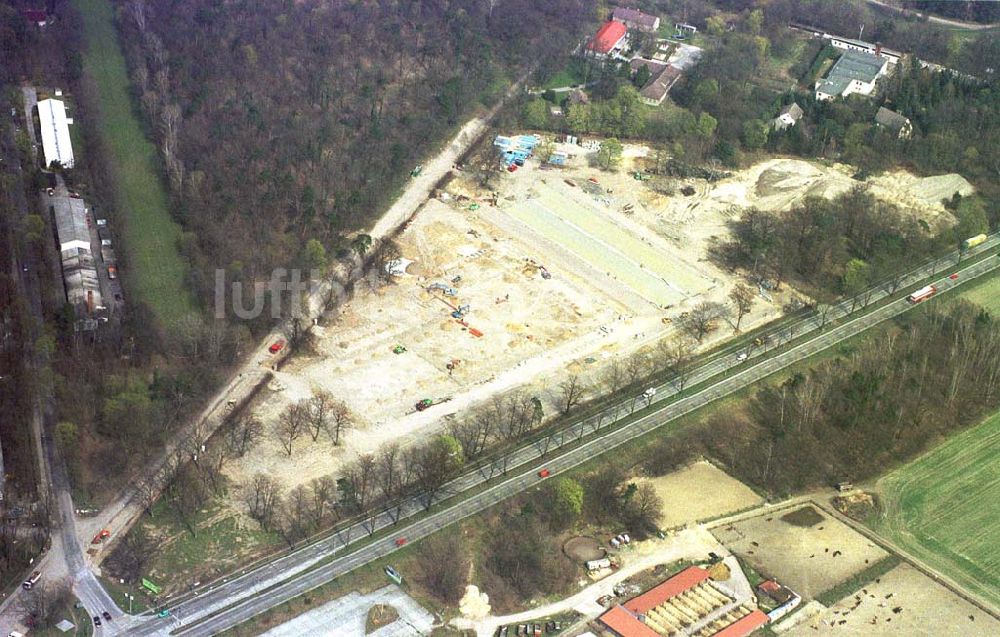 Luftbild Hoppegarten / Brandenburg - Baustelle des KÖLLE Pflanzenmarktes auf dem beräumten Gelände des ehem