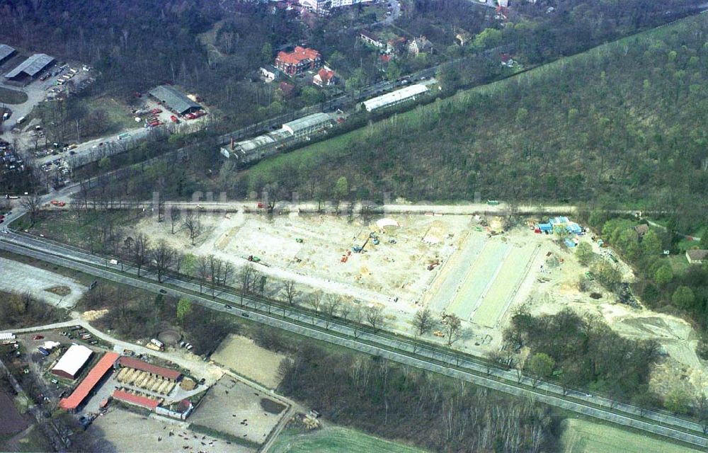 Luftbild Hoppegarten / Brandenburg - Baustelle des KÖLLE Pflanzenmarktes auf dem beräumten Gelände des ehem