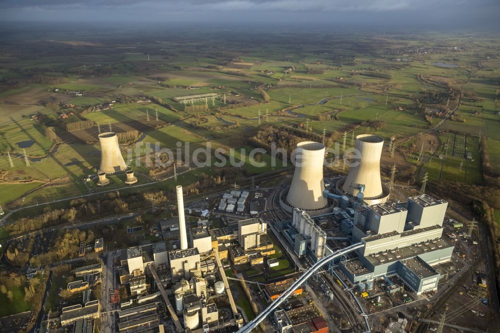 Luftaufnahme Hamm - Baustelle am Kraftwerk / Kohlekraftwerk Westfalen im Stadtteil Hamm-Uentrop mit dem ehemaligen Kernkraftwerk KKW / AKW THTR-300 in Nordrhein-Westfalen NRW