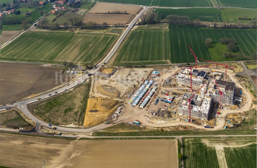 Luftaufnahme Obernkirchen - Baustelle auf dem Krankenhausgelände zum Neubau eines Gesamtklinikum für das Schaumburger Land in Obernkirchen im Bundesland Niedersachsen