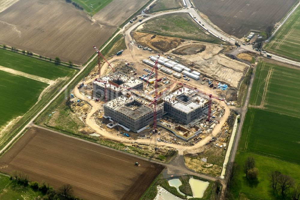 Luftbild Obernkirchen - Baustelle auf dem Krankenhausgelände zum Neubau eines Gesamtklinikum für das Schaumburger Land in Obernkirchen im Bundesland Niedersachsen