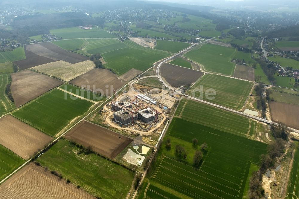 Luftaufnahme Obernkirchen - Baustelle auf dem Krankenhausgelände zum Neubau eines Gesamtklinikum für das Schaumburger Land in Obernkirchen im Bundesland Niedersachsen