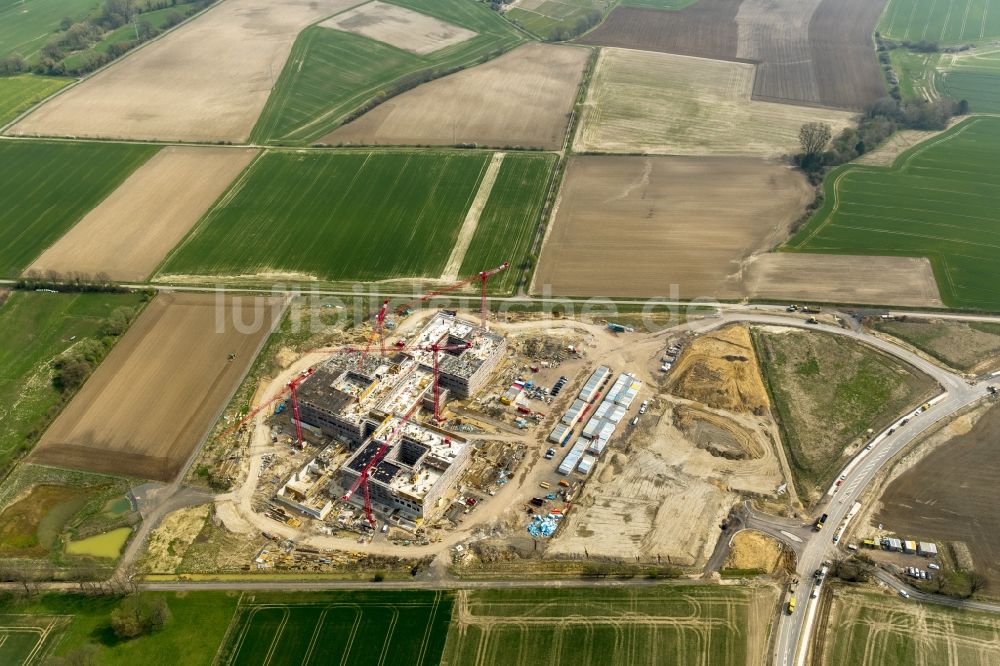 Luftaufnahme Obernkirchen - Baustelle auf dem Krankenhausgelände zum Neubau eines Gesamtklinikum für das Schaumburger Land in Obernkirchen im Bundesland Niedersachsen