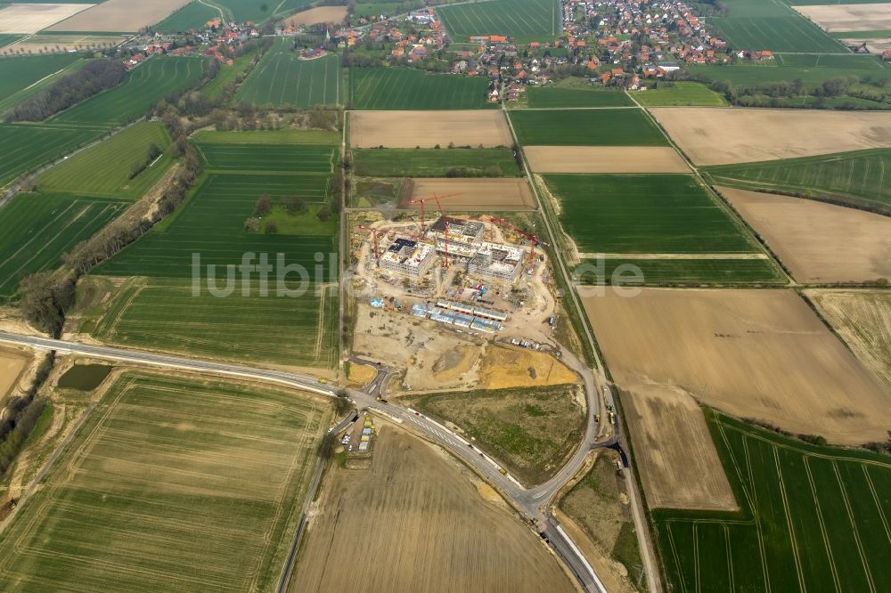 Obernkirchen von oben - Baustelle auf dem Krankenhausgelände zum Neubau eines Gesamtklinikum für das Schaumburger Land in Obernkirchen im Bundesland Niedersachsen