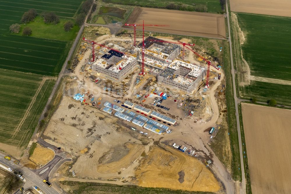 Luftbild Obernkirchen - Baustelle auf dem Krankenhausgelände zum Neubau eines Gesamtklinikum für das Schaumburger Land in Obernkirchen im Bundesland Niedersachsen