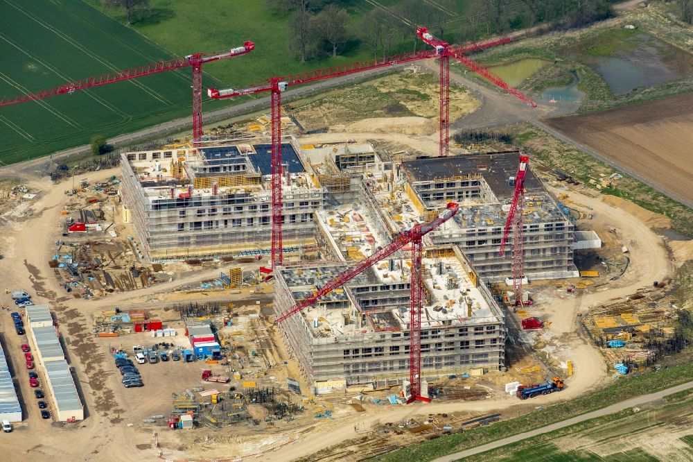 Luftaufnahme Obernkirchen - Baustelle auf dem Krankenhausgelände zum Neubau eines Gesamtklinikum für das Schaumburger Land in Obernkirchen im Bundesland Niedersachsen