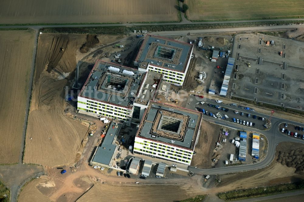 Luftaufnahme Obernkirchen - Baustelle auf dem Krankenhausgelände zum Neubau eines Gesamtklinikum für das Schaumburger Land in Obernkirchen im Bundesland Niedersachsen