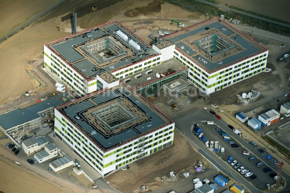 Obernkirchen von oben - Baustelle auf dem Krankenhausgelände zum Neubau eines Gesamtklinikum für das Schaumburger Land in Obernkirchen im Bundesland Niedersachsen