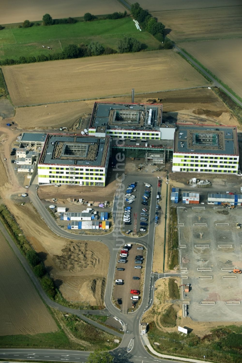 Luftaufnahme Obernkirchen - Baustelle auf dem Krankenhausgelände zum Neubau eines Gesamtklinikum für das Schaumburger Land in Obernkirchen im Bundesland Niedersachsen